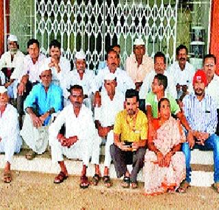 Neeradeghhar damaged aggressor | नीरदेवघर धरणग्रस्त आक्रमक Neeradeghhar damaged aggressor | नीरदेवघर धरणग्रस्त आक्रमक