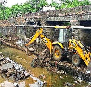 Finally, the Banganga Bridge was found in the Muhurat | ... अखेर बाणगंगा पुलाला मुहूर्त सापडला