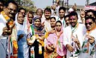 Congress flag hoisting in Dharna | धारणीत उभय काँग्रेसचा झेंडा