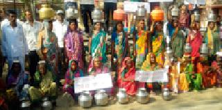 Swamgaon women's Ghaggar Morcha | सावरगावच्या महिलांचा घागर मोर्चा