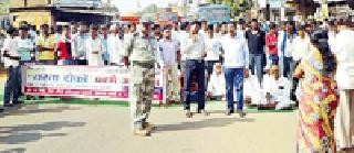 The Chakkajam movement demanded for road repair | रस्ता दुरूस्तीच्या मागणीसाठी चक्काजाम आंदोलन