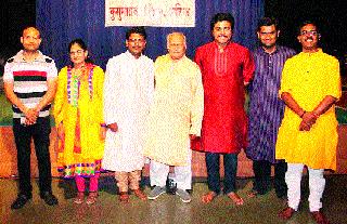 Singing should be done through youthful instruments | तरुणाईने साधनेतून घडवावे गाणे Singing should be done through youthful instruments | तरुणाईने साधनेतून घडवावे गाणे
