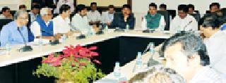Solve the questions in the irrigation project promptly | सिंचन प्रकल्पातील प्रश्न तातडीने सोडवा Solve the questions in the irrigation project promptly | सिंचन प्रकल्पातील प्रश्न तातडीने सोडवा