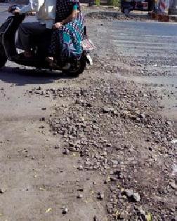 Who will repair excavated roads? | खोदकाम केलेल्या रस्त्यांची दुरूस्ती करणार कोण ? Who will repair excavated roads? | खोदकाम केलेल्या रस्त्यांची दुरूस्ती करणार कोण ?