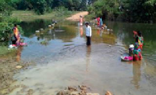 'Angels' for hundreds of villagers | शेकडो ग्रामस्थांसाठी ‘त्या’ ठरल्या ‘देवदूत’ 'Angels' for hundreds of villagers | शेकडो ग्रामस्थांसाठी ‘त्या’ ठरल्या ‘देवदूत’