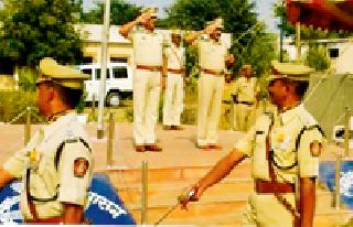 Homeowner is part of the police | गृहरक्षक हे पोलिसांचेच अंग Homeowner is part of the police | गृहरक्षक हे पोलिसांचेच अंग
