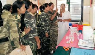 54 women police constables became health care worker | ५४ महिला पोलीस बनल्या आरोग्य सेविका 54 women police constables became health care worker | ५४ महिला पोलीस बनल्या आरोग्य सेविका