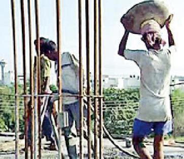 Provide insurance protection to construction workers | बांधकाम कामगारांना विमा सुरक्षा द्या Provide insurance protection to construction workers | बांधकाम कामगारांना विमा सुरक्षा द्या