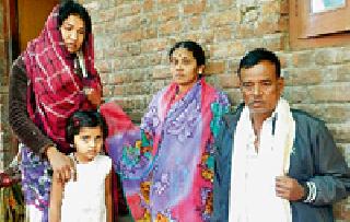 The victim was a victim of a bank loan system | विशाल ठरला बँक कर्जाच्या तगाद्याचा बळी The victim was a victim of a bank loan system | विशाल ठरला बँक कर्जाच्या तगाद्याचा बळी