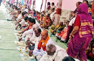 संत गाडगे महाराज मंदिरात हजारो भाविकांनी घेतला महाप्रसाद
