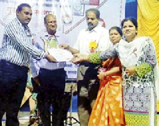 Practical 'ICTC' award to PDMC | पीडीएमसीला उत्कृष्ट ‘आयसीटीसी’ पुुरस्कार Practical 'ICTC' award to PDMC | पीडीएमसीला उत्कृष्ट ‘आयसीटीसी’ पुुरस्कार