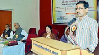 Impressions on the suggestions of great personalities should be implemented | महापुरुषांच्या प्रधोधनपर विचारांवर अंमल व्हावा Impressions on the suggestions of great personalities should be implemented | महापुरुषांच्या प्रधोधनपर विचारांवर अंमल व्हावा
