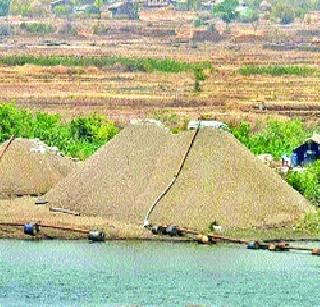 The excavation of sand in the river Kundalika continues | कुंडलिका नदीत रेती उत्खनन सुरू The excavation of sand in the river Kundalika continues | कुंडलिका नदीत रेती उत्खनन सुरू