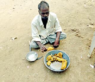 Assistance to livelihood by selling honey | शहद विक्रीतूनही लागतोय उदरनिर्वाहाला हातभार Assistance to livelihood by selling honey | शहद विक्रीतूनही लागतोय उदरनिर्वाहाला हातभार