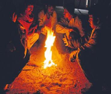 Bhandara Garathala, Mercury at 7.8 degrees | भंडारा गारठला, पारा ७.८ अंशावर Bhandara Garathala, Mercury at 7.8 degrees | भंडारा गारठला, पारा ७.८ अंशावर