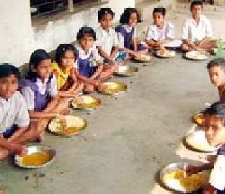 Fear of tur dal disappeared from school students | शालेय विद्यार्थ्यांच्या ताटातून तूर डाळ गायब