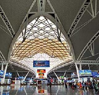 Railway station at 21 football grounds in China! | चीनमध्ये २१ फुटबॉल मैदानांएवढे रेल्वे स्थानक !