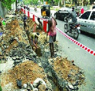 Company responsible for the excavated road | खोदलेल्या रस्त्याला कंपनी जबाबदार