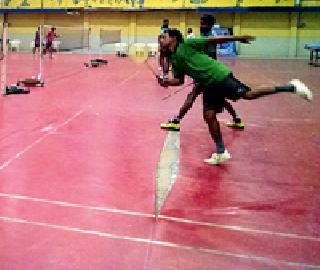 Wooden Court instead of synthetic for badminton | बॅडमिंटनकरिता सिंथेटिकऐवजी वुडन कोर्ट Wooden Court instead of synthetic for badminton | बॅडमिंटनकरिता सिंथेटिकऐवजी वुडन कोर्ट