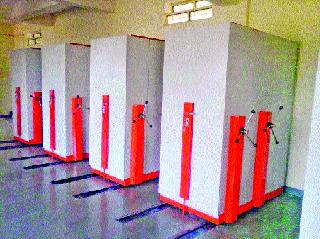 Dry documents due to fire retardant | अग्निरोधक कपाटामुळे कागदपत्रांची जपणूक Dry documents due to fire retardant | अग्निरोधक कपाटामुळे कागदपत्रांची जपणूक