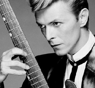 Rockstar David Bowie dies while fighting cancer | रॉकस्टार डेव्हिड बोवींचे कर्करोगाशी झुंजताना निधन