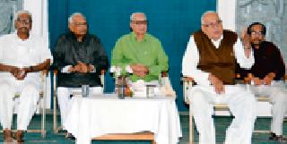 The idea of global peace has to be put in front of the world in Hindi | वैश्विक शांतीचा विचार हिंदीतूनच जगासमोर मांडावा लागेल The idea of global peace has to be put in front of the world in Hindi | वैश्विक शांतीचा विचार हिंदीतूनच जगासमोर मांडावा लागेल