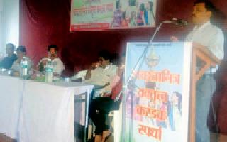 वक्तृत्व स्पर्धेत घडला ‘स्वच्छतेतून समृद्धीकडे’चा जागर