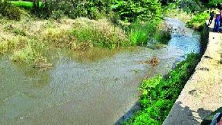 Leave the rotation from the Umbaradari dam | उंबरदरी धरणातून आवर्तन सोडले Leave the rotation from the Umbaradari dam | उंबरदरी धरणातून आवर्तन सोडले