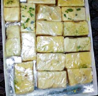 Lard in Sonpapadi; Food and drug administration shook hands | सोनपापडीमध्ये अळ्या; अन्न व औषध प्रशासनाने हात झटकले Lard in Sonpapadi; Food and drug administration shook hands | सोनपापडीमध्ये अळ्या; अन्न व औषध प्रशासनाने हात झटकले