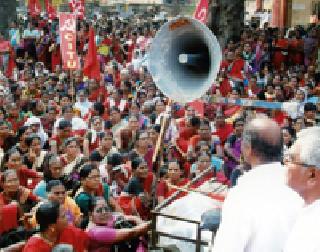 Jail Bharo movement of workers of Chandrapur | चंद्रपुरात कामगारांचे जेलभरो आंदोलन Jail Bharo movement of workers of Chandrapur | चंद्रपुरात कामगारांचे जेलभरो आंदोलन