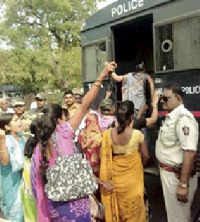 Arrest and release of 502 protesters | ५०२ आंदोलकांची अटक व सुटका