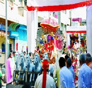 Lord Krishna procession in the city | नगरमध्ये आदेश्वर भगवान मिरवणूक