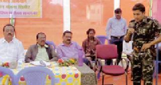 Meetings, plans spread from solution camp | मेळावा, समाधान शिबिरातून योजनांचा प्रसार Meetings, plans spread from solution camp | मेळावा, समाधान शिबिरातून योजनांचा प्रसार