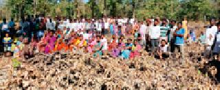 Petrogradians protest against tree trunk | वृक्षतोडविरोधात पाथरगोटावासीयांचा एल्गार Petrogradians protest against tree trunk | वृक्षतोडविरोधात पाथरगोटावासीयांचा एल्गार