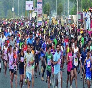 Navi Mumbai Marathon wins Police | पोलिसांनीच जिंकली नवी मुंबई मॅरेथॉन