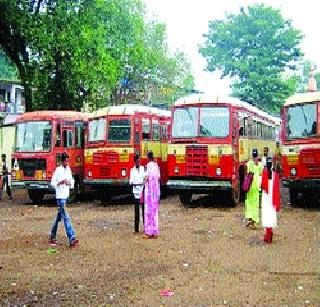 CCTV 'Watch' at ST stations | एसटी स्थानकांवर सीसीटीव्हींचा ‘वॉच’