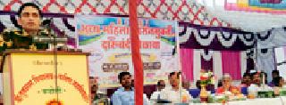 Let's smash more than five offenders | पाचपेक्षा अधिक गुन्ह्यांत अडकलेल्यांना तडीपार करू Let's smash more than five offenders | पाचपेक्षा अधिक गुन्ह्यांत अडकलेल्यांना तडीपार करू