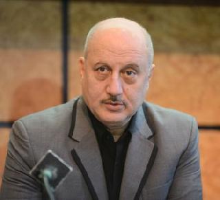 It is also fearful to say that there is a Hindu - Anupam Kher | हिंदू आहे असं सांगायलाही भीती वाटते - अनुपम खेर