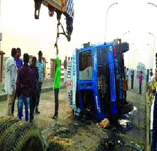 One killed in accident on Mumbai-Goa road | मुंबई-गोवा मार्गावर अपघातात एक ठार