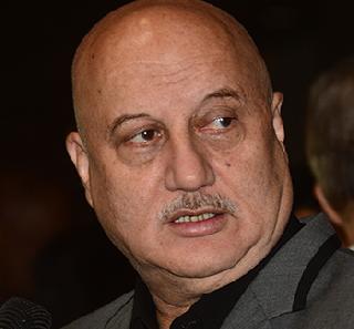 Anupam Kher has denied visa to Pakistan | अनुपम खेर यांना पाकिस्तानने व्हिसा नाकारला