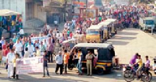 Launch of 'No-Vehicle Day' at Hinganghat | हिंगणघाट येथे ‘नो-व्हेईकल डे’ चा शुभारंभ Launch of 'No-Vehicle Day' at Hinganghat | हिंगणघाट येथे ‘नो-व्हेईकल डे’ चा शुभारंभ
