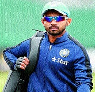 Raids between Rahane and Pandey | रहाणे,पांडे यांच्यात चुरस