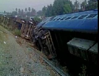 Kanyakumari-Bangalore Express accident, 20 passenger injured | कन्याकुमारी-बंगळुरु एक्सप्रेसला अपघात, २० प्रवासी जखमी