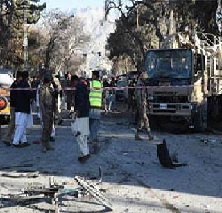 8 killed in suicide attack in Quetta city | पाकमधील क्वेटा शहरात सुरक्षा दलाच्या ताफ्यावर हल्ला, ८ ठार