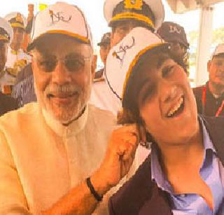 Narendra Modi pulls the ear of Akshay Kumar's son and said ... | नरेंद्र मोदींनी अक्षय कुमारच्या मुलाचा कान ओढला आणि म्हणाले...