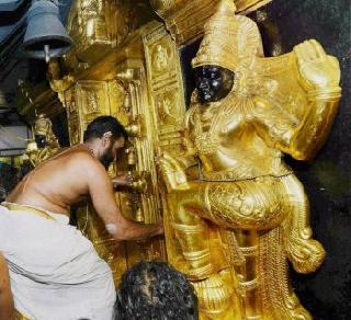 When the menstrual period started, the government decided not to allow women to enter the temple - the government of Kerala - the government of Kerala | मासिक पाळी सुरू असताना महिलांना मंदिरात प्रवेश न देण्याचा निर्णय धर्माला धरून - केरळ सरकार