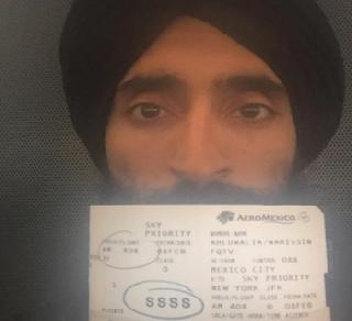 The Sikh actor was denied entry to the plane due to his wearing a turban | पगडी घातल्यामुळे शीख अभिनेत्याला विमानात प्रवेश नाकारला