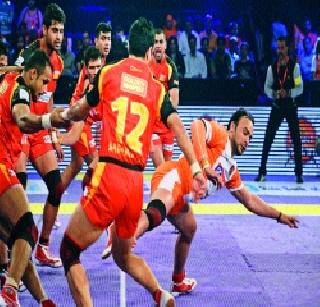 Dunka of Puneri Paltan's 'Bulls' | पुणेरी पलटणचा ‘बुल्स’ला दणका