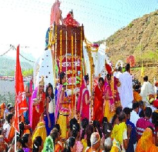 In the celebration of the birth centenary celebrations | जन्मकल्याणक सोहळा उत्साहात In the celebration of the birth centenary celebrations | जन्मकल्याणक सोहळा उत्साहात
