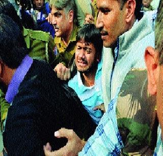 Again 'Draha' Rada; Attack on Kanhaiya | पुन्हा ‘द्रोह’राडा; कन्हय्यावर हल्ला